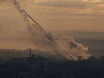 Hamas İsrail'e operasyon başlattı! Roket yağdırdılar