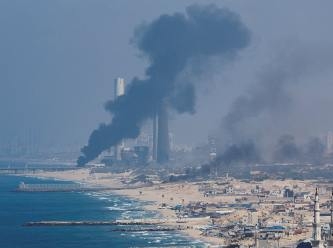 İsrail Gazze’ye bomba yağdırdı