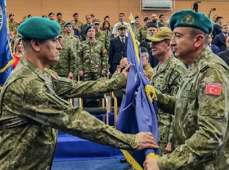 NATO'nun Kosova'daki Barış Gücü misyonu komutası Türk komutana verildi