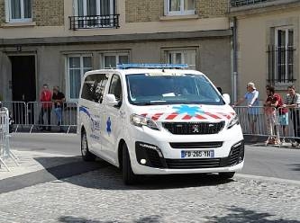 Fransa'da okulda bıçaklı saldırı: Bir öğretmen öldü