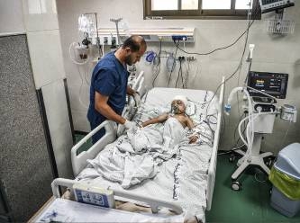 Gazze’nin elektriksiz kalan hastanelerinde bebekler ve ağır hastalar ölümün eşiğinde
