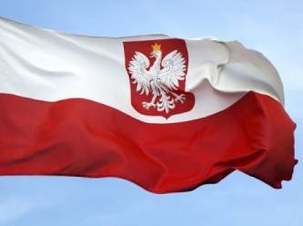 Polonya'da ilk sonuçlara göre iktidar parlamentoda çoğunluğu sağlayamıyor