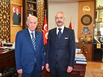 Bahçeli’yle poz veren çete liderini tahliye eden mahkeme başkanı Yargıtay üyeliğine atanmış