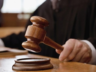 “Kritik davalarda bir grup oturup hukuk dışı yöntemler bulup mağduriyeti uzatıyor”