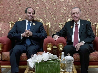 Erdoğan, Sisi ile görüştü sosyal medyanın diline düştü