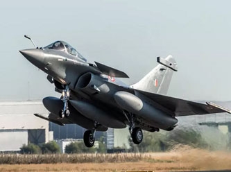 Fransa Hindistan'a sattığı Rafale savaş uçaklarını Orta Asya’ya da satmak istiyor
