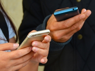 Yeni Zelanda'da hükümet, okullarda cep telefonu kullanımını yasaklamayı planlıyor