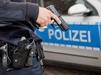 Almanya'da iki kişi, terör zanlısı olarak tutuklandı
