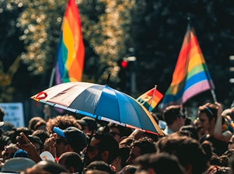 LGBT Rusya’da radikal gruplara girdi