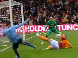 Galatasaray - Adana Demirspor maçında tartışmalı penaltı kararı!