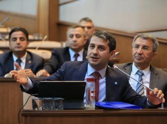 Akşener'in istifasını istediği İBB İYİ Parti Grup Başkanvekili Özkan yeniden seçildi