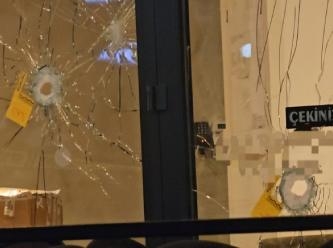 Starbucks'a silahlı saldırı