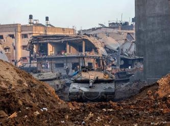 CNN: İsrail askerleri, Gazze’de hastane baskınında buldozerle cesetleri ezdi