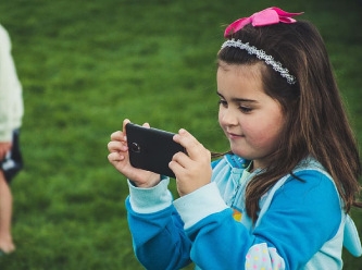 Çocuklar sosyal medyanın risklerinden nasıl korunabilir?