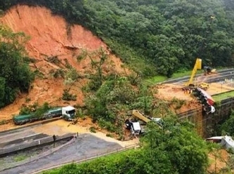 Kolombiya'da toprak kayması: 33 kişi hayatını kaybetti