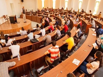 Kriz eğitimi vurdu: 2 milyon üniversite öğrencisi okulu bıraktı