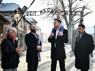 Elon Musk, Nazi toplama kampını ziyaret etti