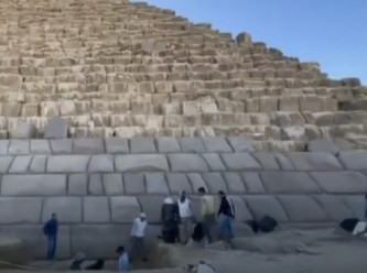Türk usulü 'restorasyon' çılgınlığı Mısır'a sıçradı: Piramitleri granitle kaplayacaklar!