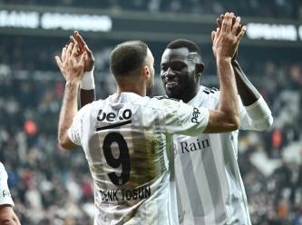 72 gün sonra forma giydi, taraftar tepki gösterdi