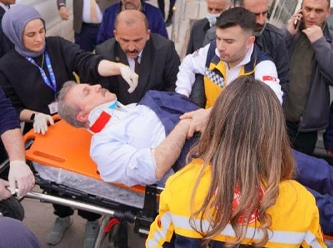 Trafik kazası geçiren Destici hastaneye kaldırıldı