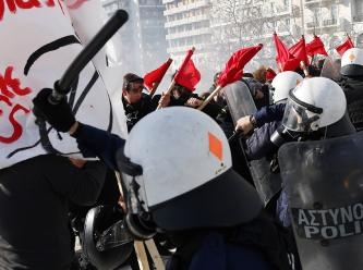 Yunanistan’da öğrenci eyleminde sokaklar karıştı: Yaralılar var