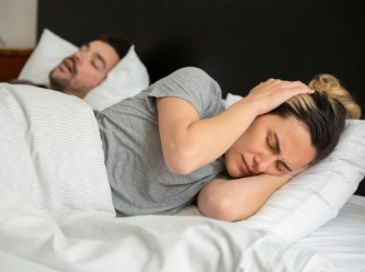 Horlama ve uyku apnesi aile ilişkilerine nasıl zarar veriyor?