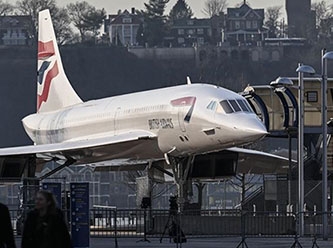 New York'ta bakımı tamamlanan Concorde uçağı sergilendiği müzeye geri döndü