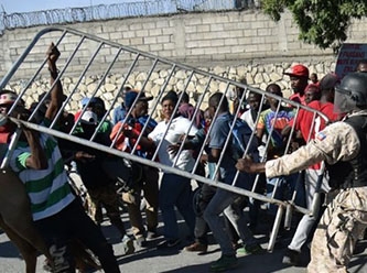 Biden yönetimi, olası Haitili göçmen akınına karşı Guantanamo Körfezi'ni kullanmayı tartışıyor