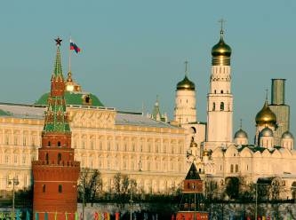 Kremlin iki üst düzey yöneticiyi yolsuzluktan görevden aldı.