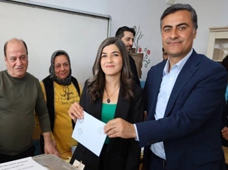 YSK Van'da mazbatayı AKP’li adaya verdi