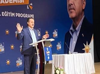 Eski Bakandan AKP'ye seçim eleştirisi