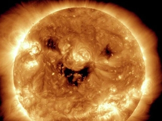 NASA’dan güneş tutulması şakası: Ay, Güneş’i X'te blokladı