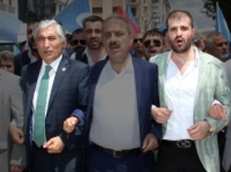 AKP'li isim 15 Temmuz'un tartışmalı mafyasıyla kol kola!