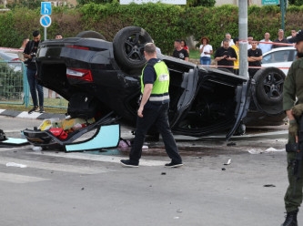 İsrailli aşırı sağcı Bakan, aracıyla takla attı