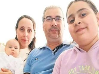 İkiz kızlarını 11 yıl arayla doğurdu