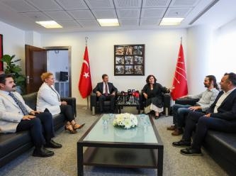 DEM Parti'nin CHP'ye ziyaretine 'kayyum' damga vurdu!