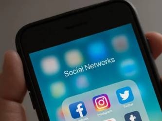 ABD'de flaş karar: Devlet okullarında cep telefonu ve sosyal medya yasaklanıyor