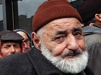 Emekli seçmen de AKP'ye sırtını döndü: İşte son anket!