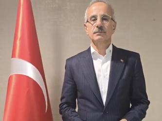 Bakan açıklama yaparken internet kesildi