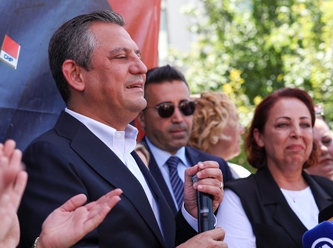 Özgür Özel'in ayağı kırıldı