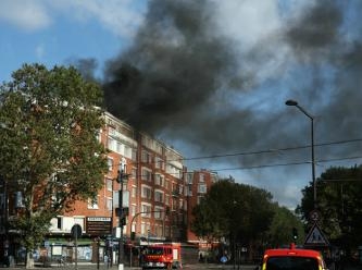 Paris'te 2 büyük patlama!
