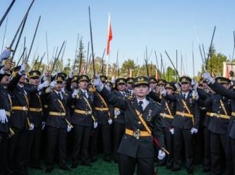 Kılıçlı yemin eden teğmenler 'ihraç' talebiyle disipline sevk edildi