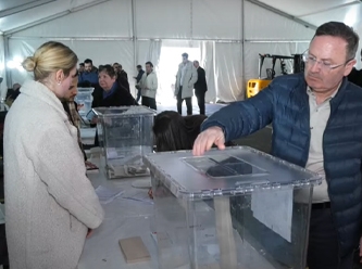 CHP'de cumhurbaşkanı adayı ön seçimi başladı