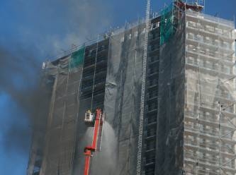 Berlin'de panik! 3 kez patlama sesi duyuldu