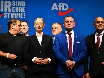 Almanya: Merz'e destek azalıyor, AfD birinci parti