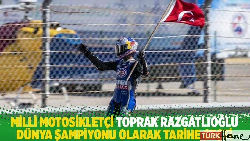 Milli motosikletçi Toprak Razgatlıoğlu, dünya şampiyonu olarak tarihe geçti