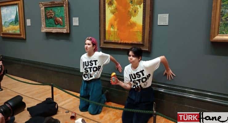 İklim aktivistleri Van Gogh tablosuna domates çorbası fırlattı
