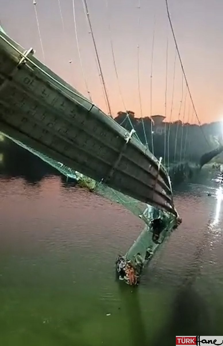 400 kişinin olduğu köprü çöktü: Çok sayıda ölü var