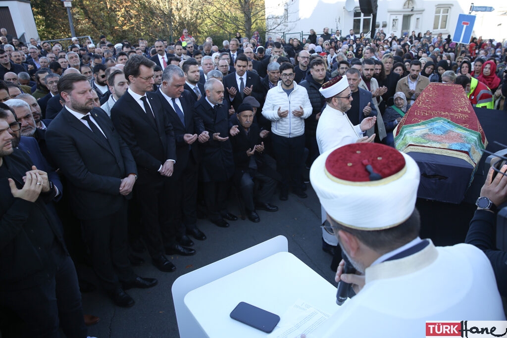 Almanya’nın barış elçisi Mevlüde Genç’in cenazesi Türkiye’ye uğurlandı
