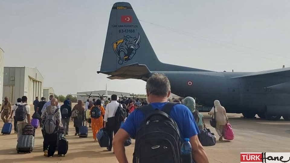Sudan’da Türkiye’nin tahliye uçağına ateş açıldı